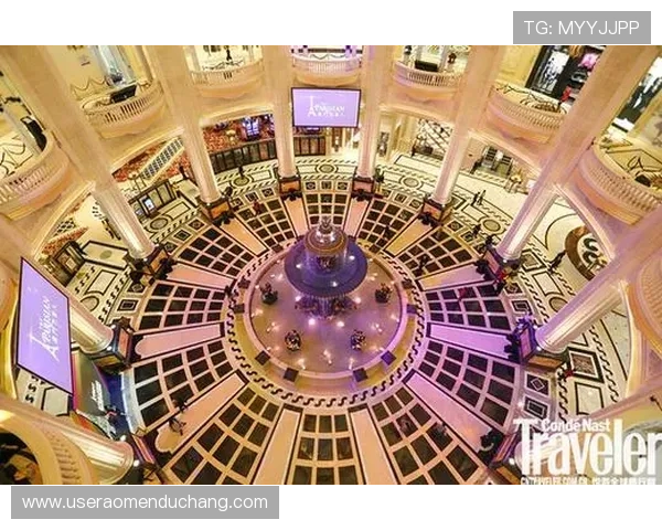 澳门巴黎人铁塔夜晚灯光秀时间表，欣赏璀璨灯光点亮澳门夜空的精彩瞬间